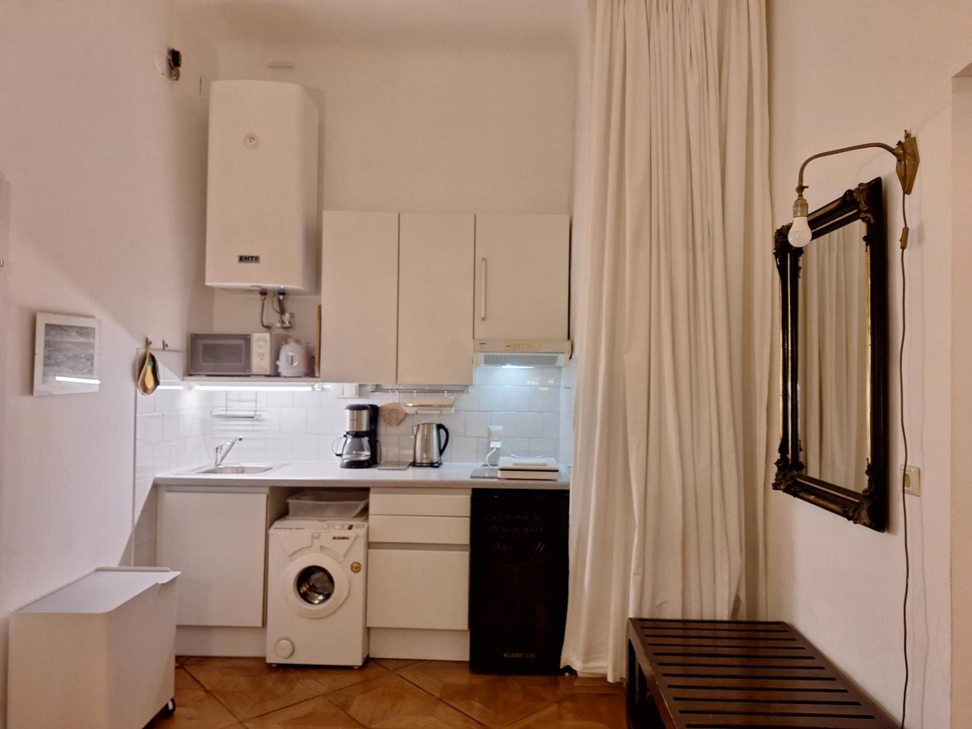 Apartment Altwien Екстер'єр фото